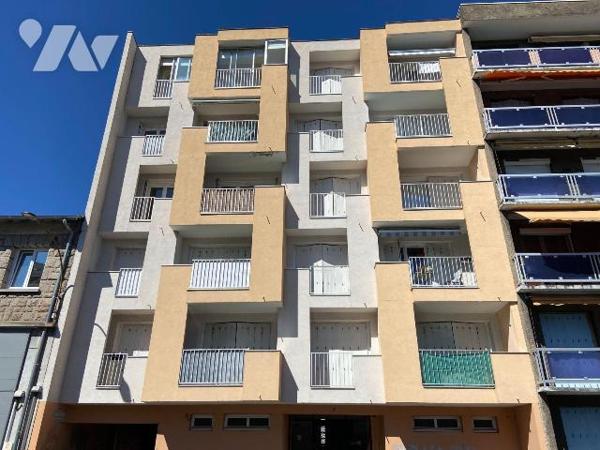 AURILLAC, à vendre, appartement de type 3 entièrement rénové en 2025 composé, d'une entrée dess...
