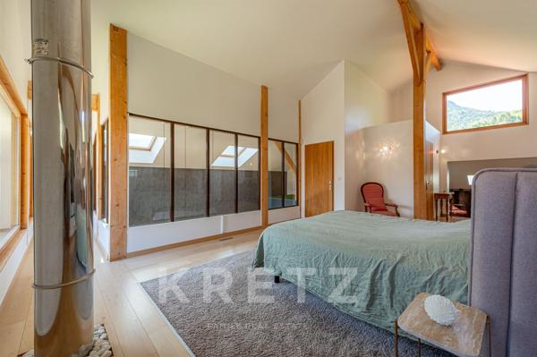 VILLA CONTEMPORAINE AVEC VUE PANORAMIQUE SUR LE LAC D’ANNECY - 4 SUITES - T2 - PISCINE - GARAGE