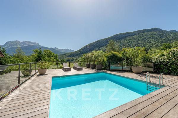 VILLA CONTEMPORAINE AVEC VUE PANORAMIQUE SUR LE LAC D’ANNECY - 4 SUITES - T2 - PISCINE - GARAGE