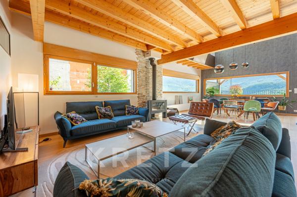 VILLA CONTEMPORAINE AVEC VUE PANORAMIQUE SUR LE LAC D’ANNECY - 4 SUITES - T2 - PISCINE - GARAGE