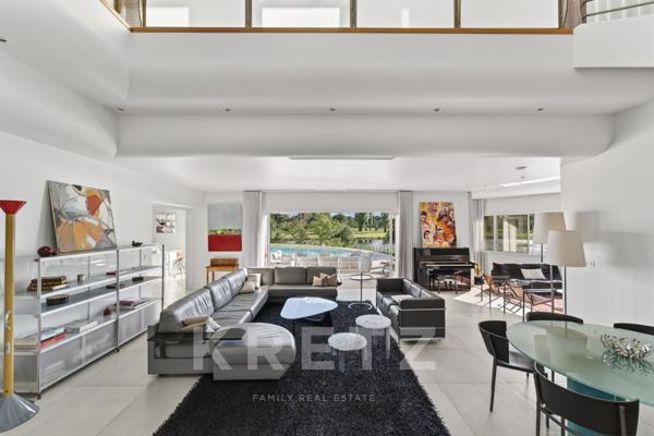 Villa Californienne d'exception en première ligne du Golf de la Grande Motte
