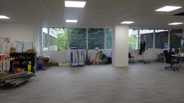 bureau rénové de 299 m2 à vendre à Cergy au prix de 453000 euros