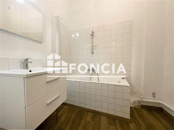 Location Appartement 2 pièces 52.13 m² - 108 BLD CUNEO Toulon 83000