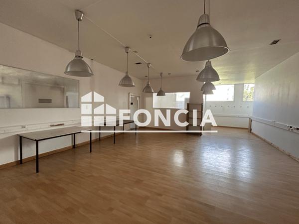 Location Local commercial 13 pièces 190 m² - Grenoble 38100