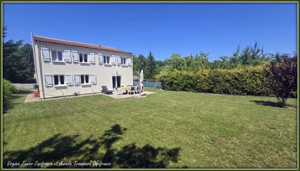 Maison à vendre 6 pièces VARAIZE (17) 4 chambres sur 1500m² de jardin clos avec garage