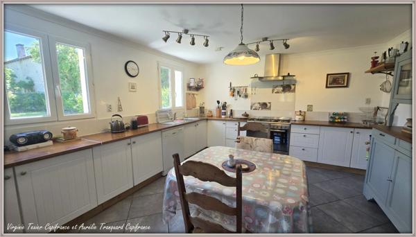 Maison à vendre 6 pièces VARAIZE (17) 4 chambres sur 1500m² de jardin clos avec garage