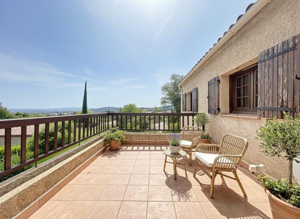 Maison
         8 pièces
        - 159 m² 369 000 € *