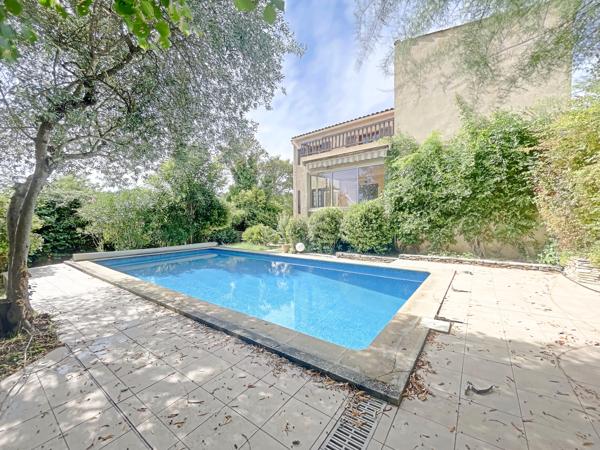 Maison
         8 pièces
        - 159 m² 369 000 € *