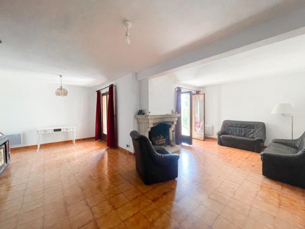 Maison
         8 pièces
        - 159 m² 369 000 € *