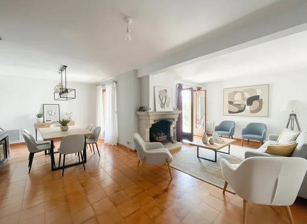 Maison
         8 pièces
        - 159 m² 369 000 € *