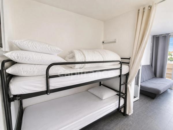 Prix en baisse ! Studio lumineux 4 couchages avec terrasse et vue Canigou – Résidence en bord de mer avec piscine