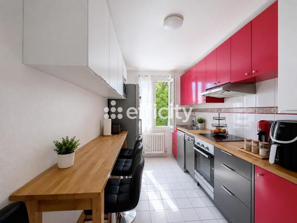 Appartement
         3 pièces
        - 64 m² 219 000 € *