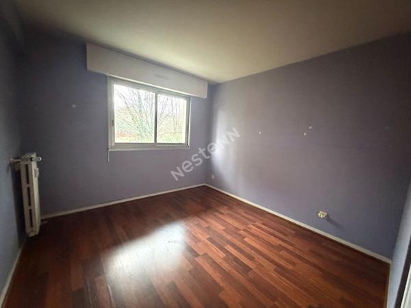 Appartement Puteaux 4 pièces de 96 m² avec balcon, cave et double parking