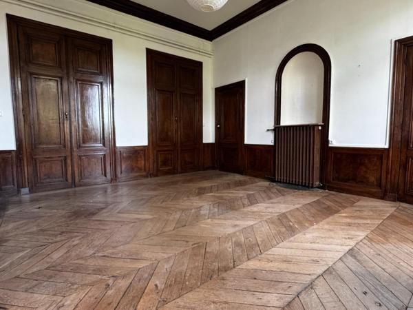 Bien de caractère dans un ancien hôtel particulier
