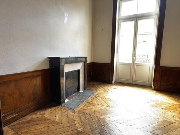Bien de caractère dans un ancien hôtel particulier