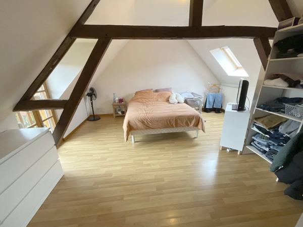 Maison en 4 Chambres, Beau Terrain et Garage