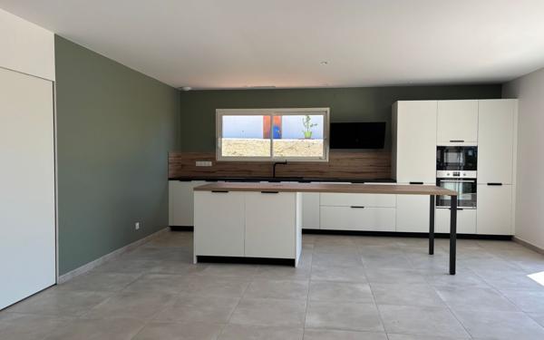 Maison à vendre    4 pièces •  Montbartier