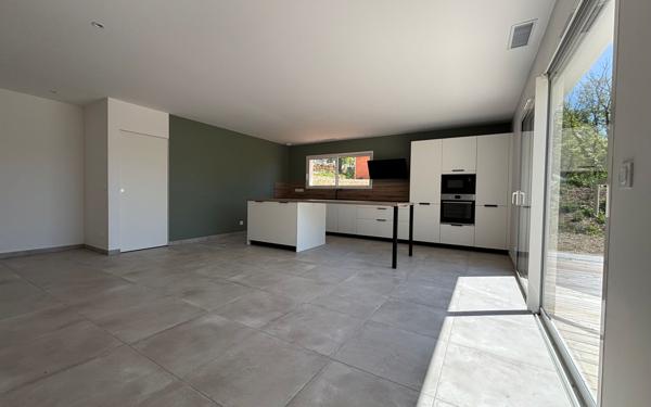 Maison à vendre    4 pièces •  Montbartier