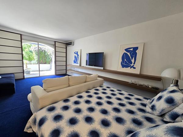 Boulogne-Billancourt .Une maison d'architecte avec piscine secrète. Esprit hollywoodien, aux portes de Paris Boulogne billancourt