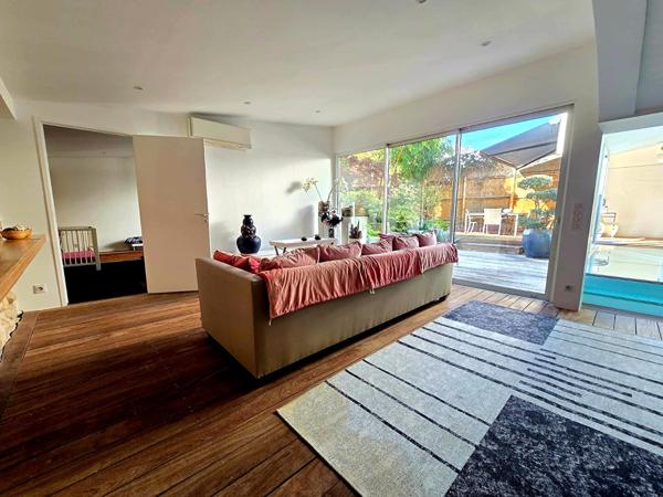 Boulogne-Billancourt .Une maison d'architecte avec piscine secrète. Esprit hollywoodien, aux portes de Paris Boulogne billancourt