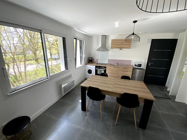 Appartement à louer Pontivy : 2 pièces, 37m² avec 1 chambre(s) à 620€ - AJP Immobilier Pontivy
