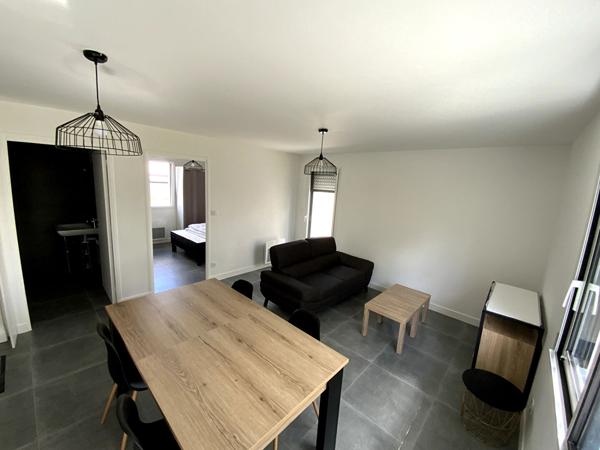 Appartement à louer Pontivy : 2 pièces, 37m² avec 1 chambre(s) à 620€ - AJP Immobilier Pontivy