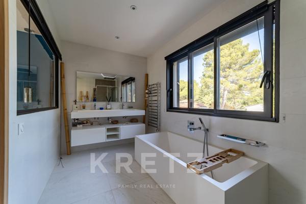 Éguilles – Villa contemporaine récente de 200 m2, 4 chambres, à 15 minutes d’Aix-en-Provence