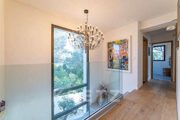 Éguilles – Villa contemporaine récente de 200 m2, 4 chambres, à 15 minutes d’Aix-en-Provence