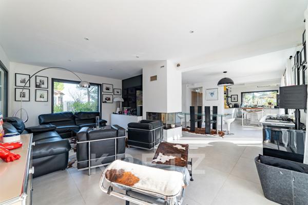 Éguilles – Villa contemporaine récente de 200 m2, 4 chambres, à 15 minutes d’Aix-en-Provence