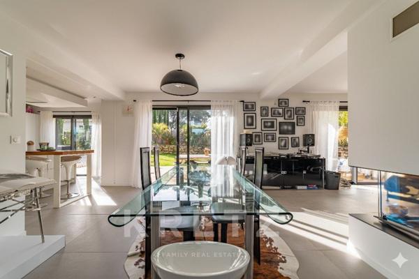 Éguilles – Villa contemporaine récente de 200 m2, 4 chambres, à 15 minutes d’Aix-en-Provence