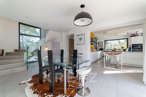 Éguilles – Villa contemporaine récente de 200 m2, 4 chambres, à 15 minutes d’Aix-en-Provence