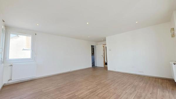 BOURGES APPARTEMENT 88M² 3 CHAMBRES BALCON PARKING