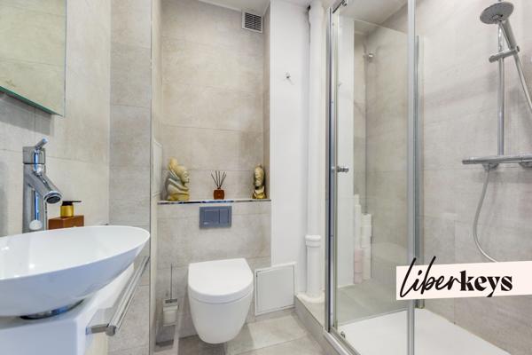 Appartement rénové avec balcon et vue Sacré-Cœur – 75 m² – 2 chambres – Rue de Rome, Paris 17ᵉ (Batignolles)