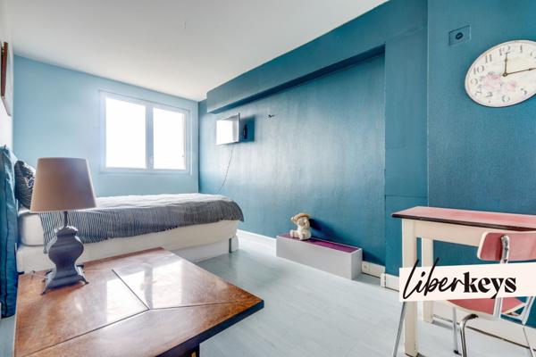 Appartement rénové avec balcon et vue Sacré-Cœur – 75 m² – 2 chambres – Rue de Rome, Paris 17ᵉ (Batignolles)