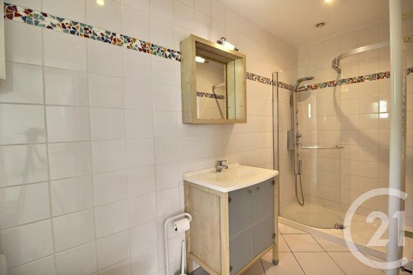 Maison à vendre  6 pièces - 133 m 2   PESSAC  - 33