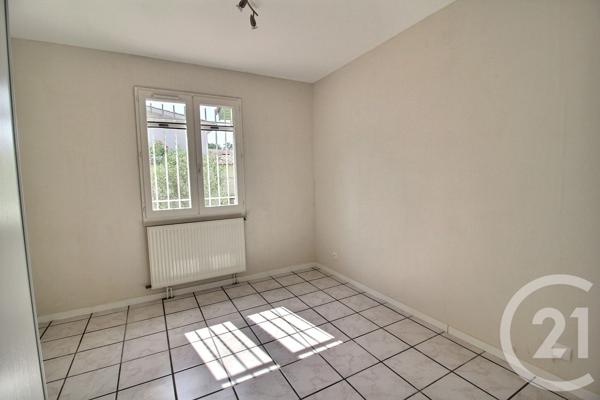 Maison à vendre  6 pièces - 133 m 2   PESSAC  - 33