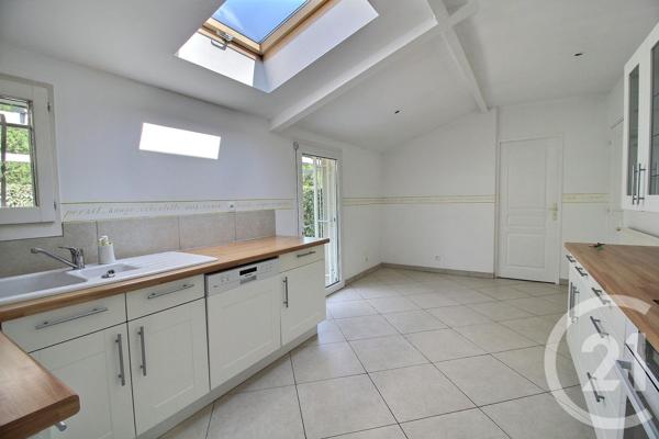 Maison à vendre  6 pièces - 133 m 2   PESSAC  - 33