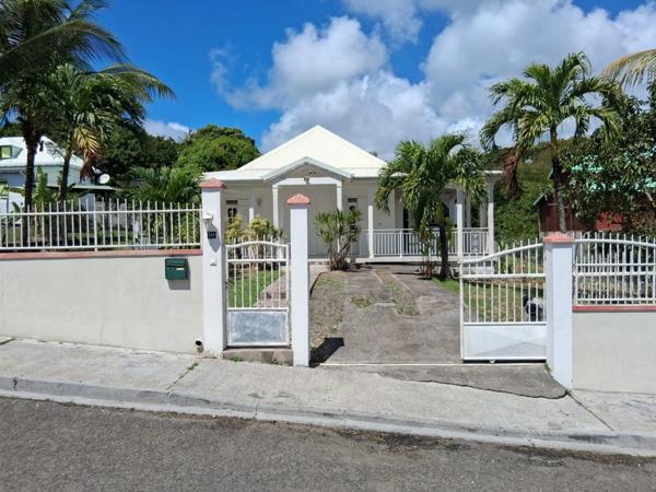 Charmante Villa T4 A Vendre SAINTE ANNE - GUADELOUPE