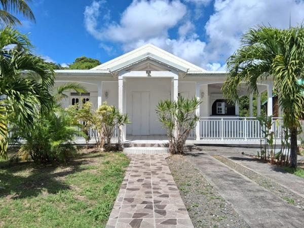 Charmante Villa T4 A Vendre SAINTE ANNE - GUADELOUPE