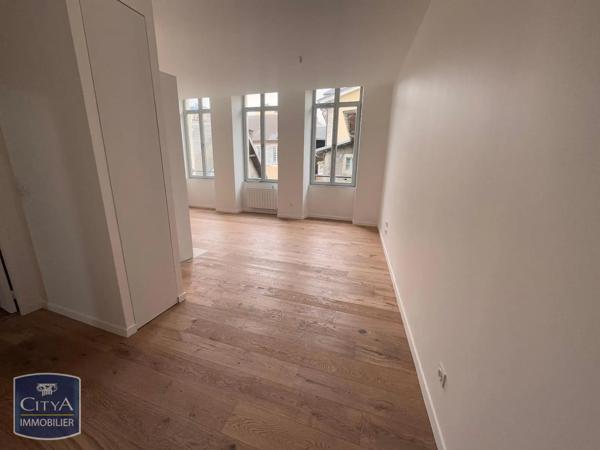 Appartement à louer 2 pièces 53.06m² Chambéry (73000)