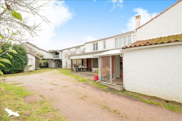 Maison à vendre |  Arvert |  11 pièces | 230 m²
