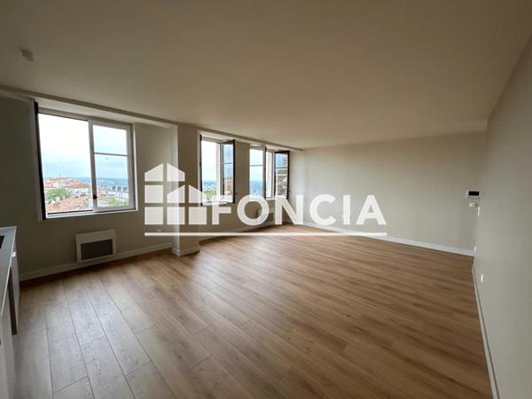 Location Appartement 3 pièces 67.8 m² - 3 RUE DU CHAT Angouleme 16000