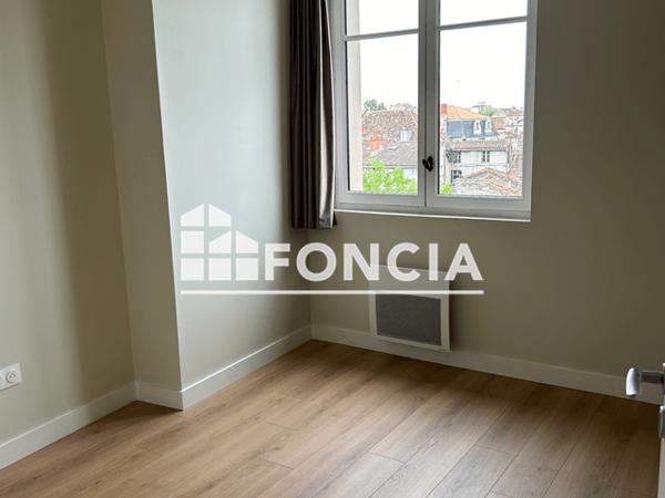 Location Appartement 3 pièces 67.8 m² - 3 RUE DU CHAT Angouleme 16000