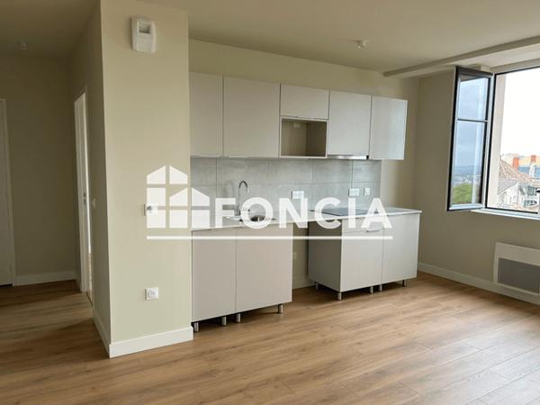 Location Appartement 3 pièces 67.8 m² - 3 RUE DU CHAT Angouleme 16000