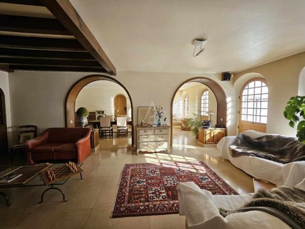 Belle demeure de caractère avec terrasses et dépendances  Centre-ville dAlbertville (73200)