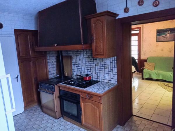 🏡 Maison familiale 125 m² sur terrain de 9 454 m² avec bois et cours