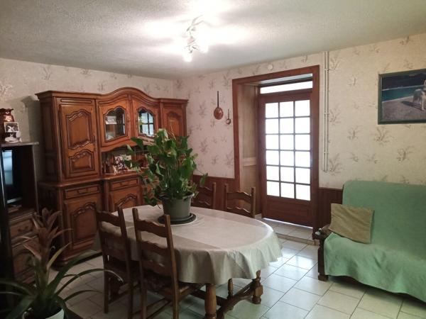 🏡 Maison familiale 125 m² sur terrain de 9 454 m² avec bois et cours