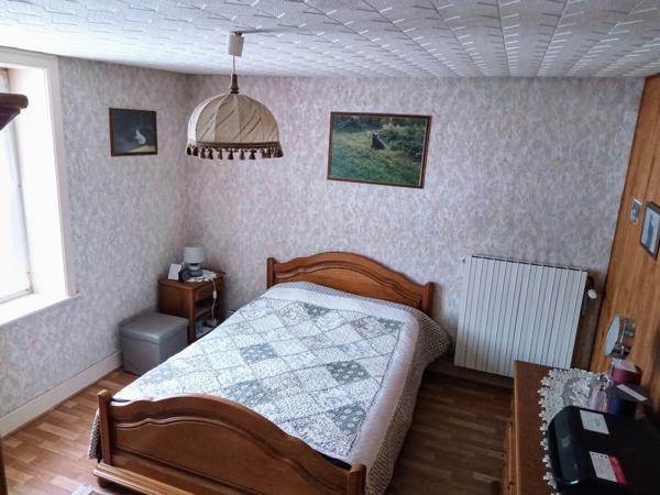 🏡 Maison familiale 125 m² sur terrain de 9 454 m² avec bois et cours