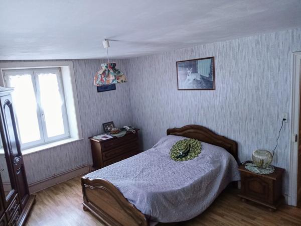 🏡 Maison familiale 125 m² sur terrain de 9 454 m² avec bois et cours