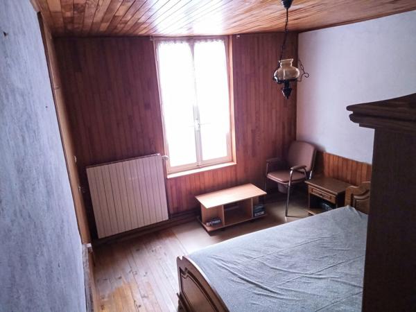 🏡 Maison familiale 125 m² sur terrain de 9 454 m² avec bois et cours